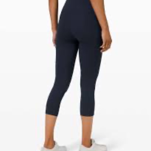 Lululemon All the right place High Rise Crop 23' Size 12 - Picture 3 of 9